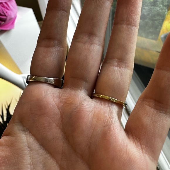 Yellow Gold Diamond Contour Ring - Picture 6 of 6